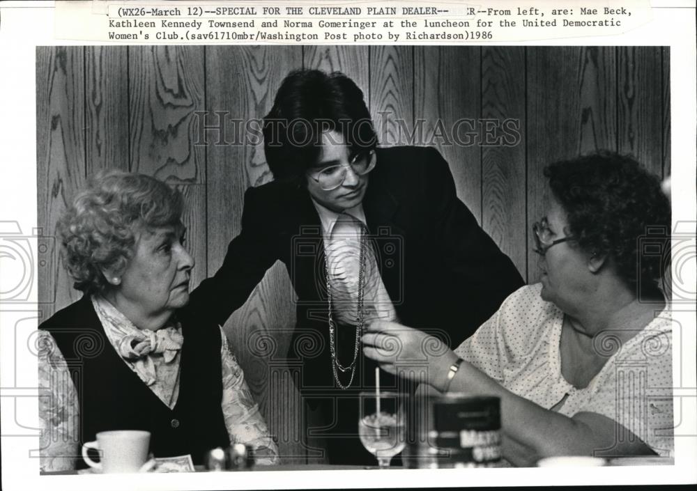 1986 Press Photo Mae Beck, Kathleen Kennedy Townsend and Norma Gomeringer - Historic Images