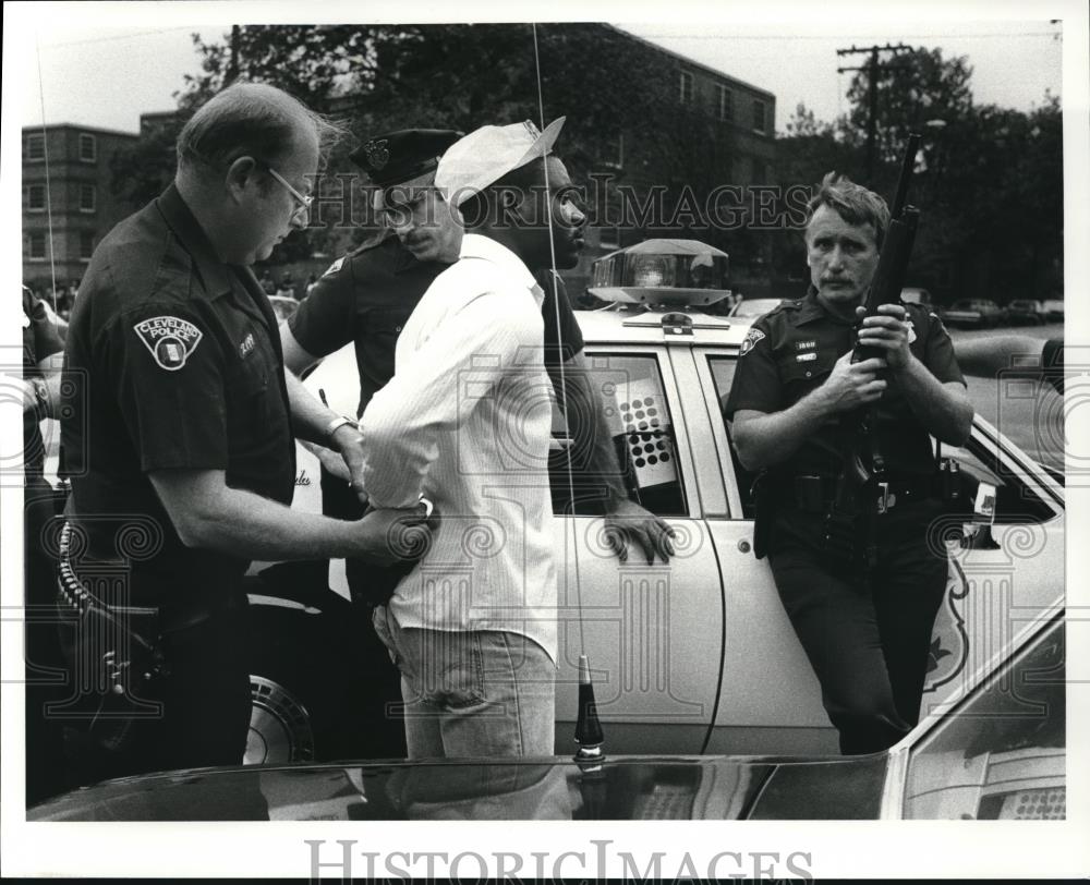 1984 Press Photo One of those arrested at E. 55th and Outwait - Historic Images