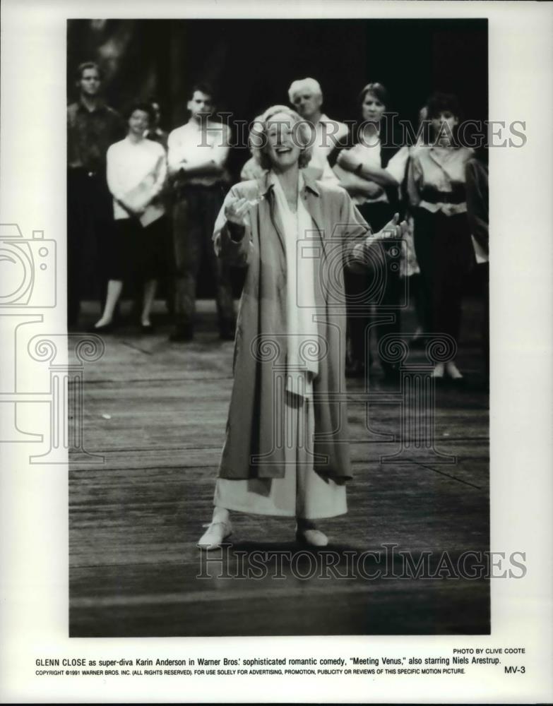 1991 Press Photo Glenn Close in Meeting Venus - cvp69325 - Historic Images