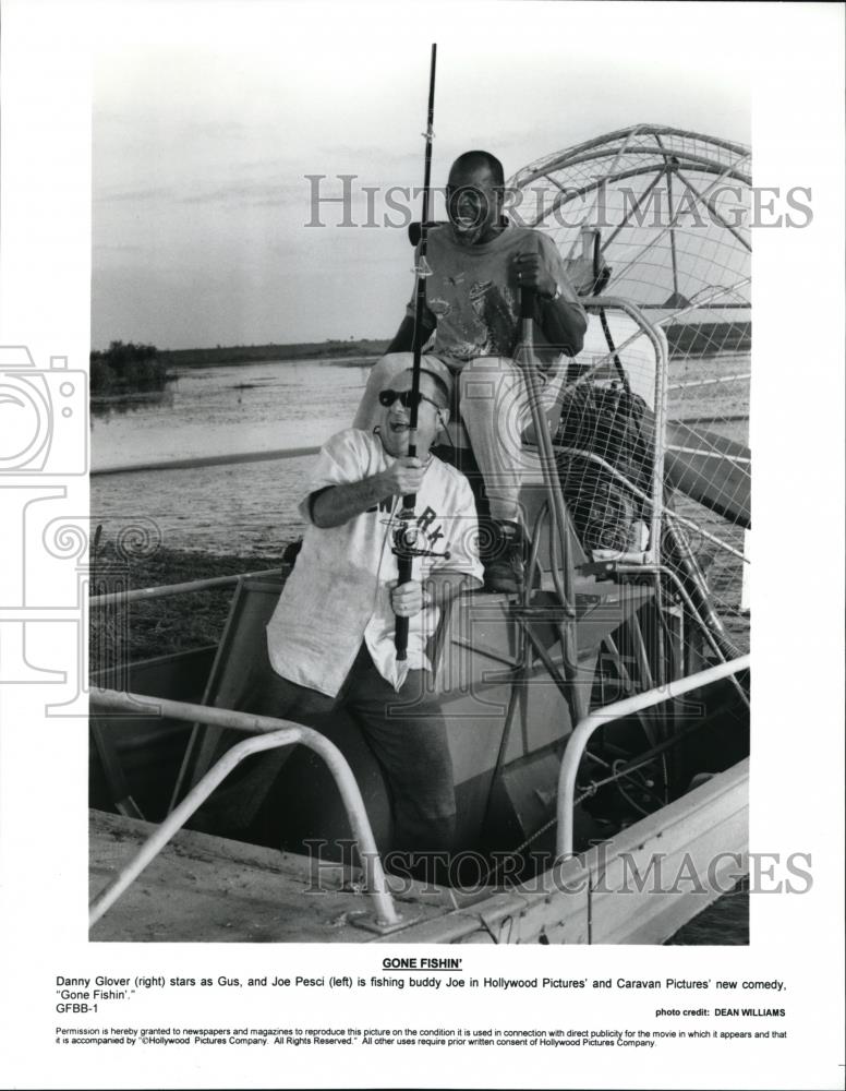 Undated Press Photo Danny Glover as Gus and Joe Pesci as Joe in Gone Fishin - Historic Images
