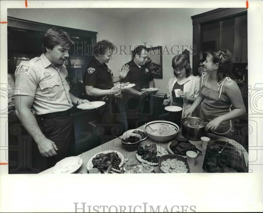 1981 Press Photo Celebrating the 4th of July holiday - Historic Images