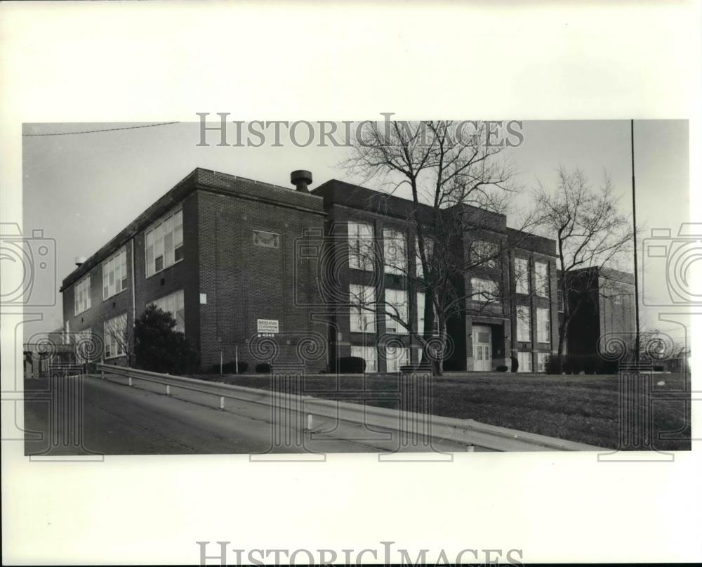 1990 Press Photo Beehive Classroom Apartments - Historic Images