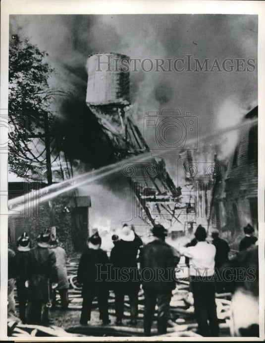 1946 Press Photo water tower - Historic Images