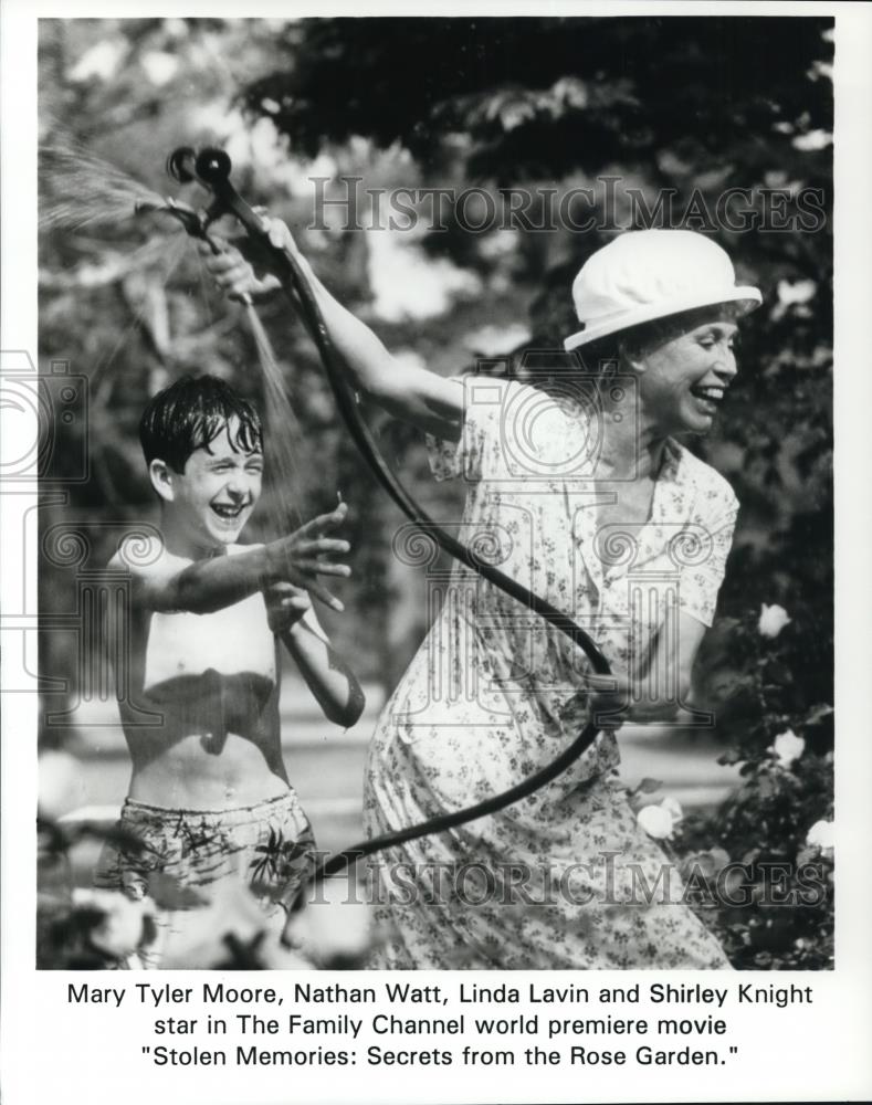 Undated Press Photo Mary Tyler Moore Stolen Memories: Secrets From Rose Garden. - Historic Images