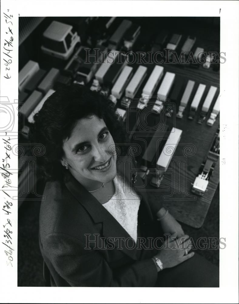 1990 Press Photo Leah Tavans Wohl Owner of Tavens Transportations - Historic Images