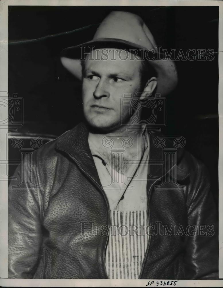1936 Press Photo Elton Stone Rushed to Folsom Penitentiary Charged with Murder - Historic Images