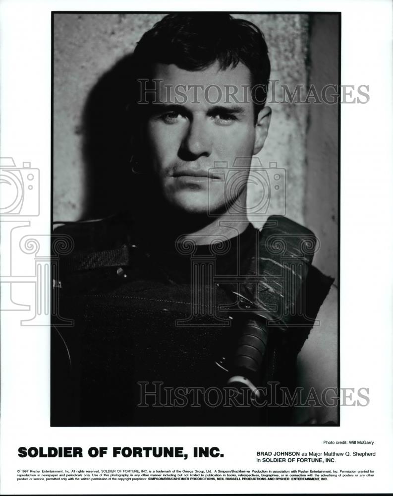 1997 Press Photo Brad Johnson as Maj. Matthew Shepard in Soldier of Fortune Inc. - Historic Images