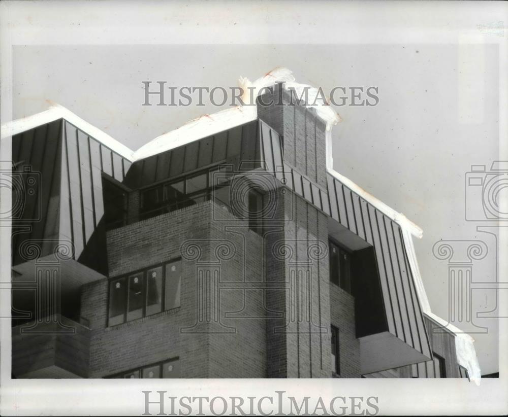 1977 Press Photo Copper Mansard Roof at three Village Condominium in Lyndhurst - Historic Images