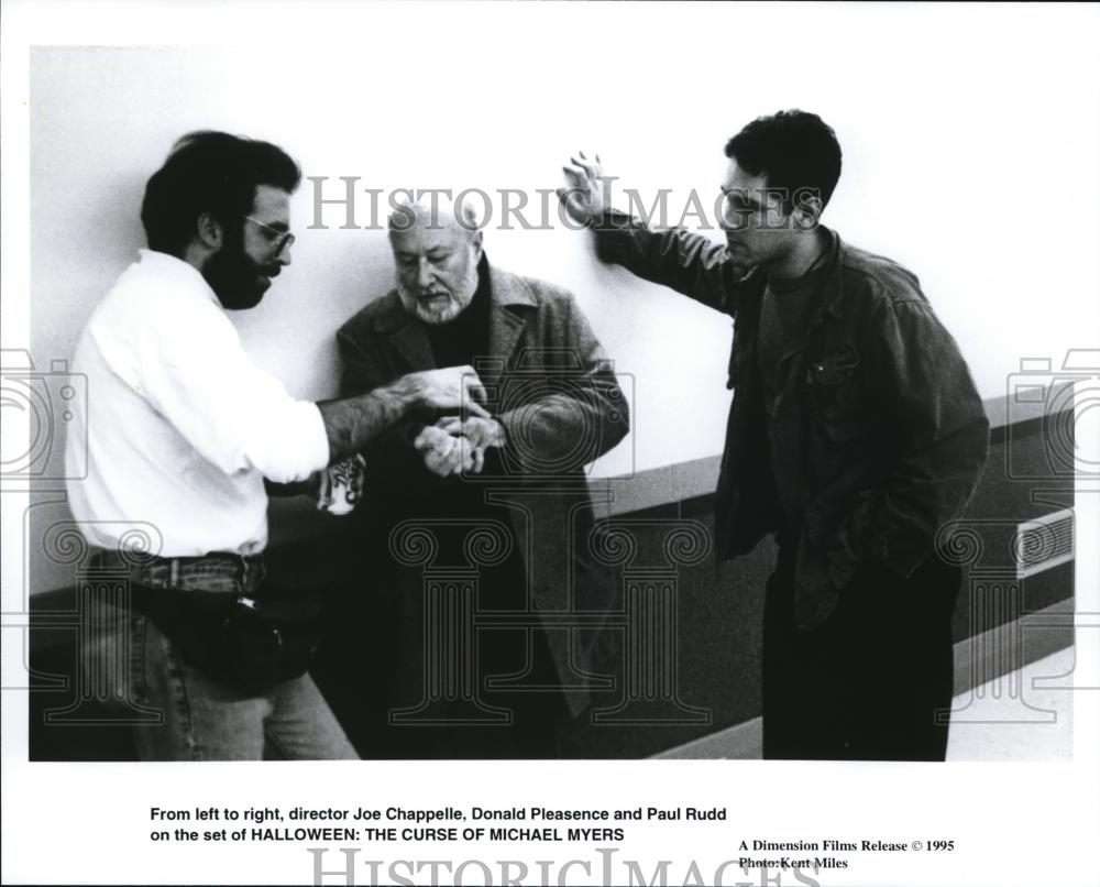 1995 Press Photo Joe Chappelle Donald Pleasance and Paul Rudd Halloween movie - Historic Images