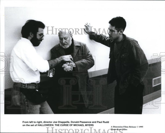 1995 Press Photo Joe Chappelle Donald Pleasance and Paul Rudd Halloween movie - Historic Images