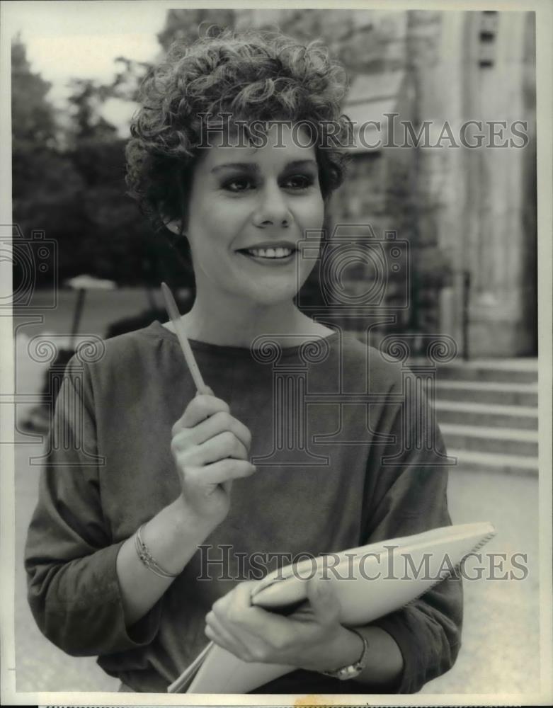 1985 Press Photo Christine Estabrook "Hometown" - Historic Images