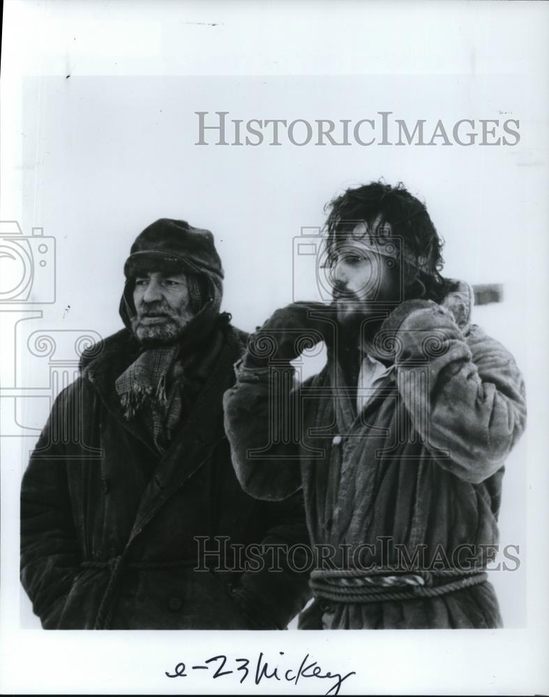 1982 Press Photo John Savage and Willie Nelson in &quot;Coming Out of The Ice&quot; - Historic Images