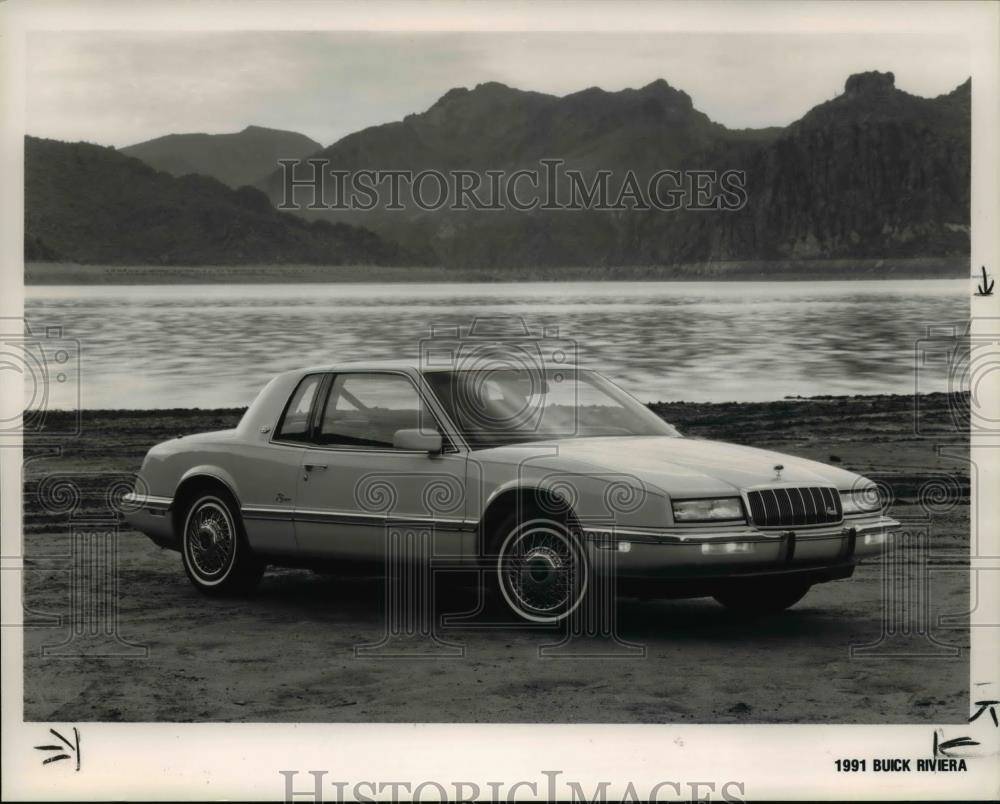 1991 Press Photo 1989 Buick Riviera Historic Images