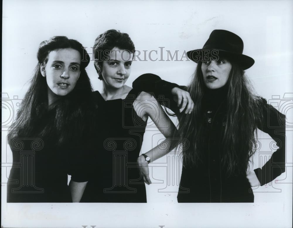 1989 Press Photo Musical Group, Roches - Historic Images