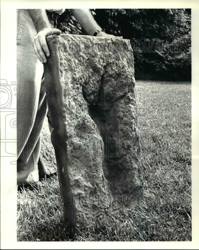 1986 Press Photo Glen Kuban solver of the puzzle of human tracks in Texas - Historic Images