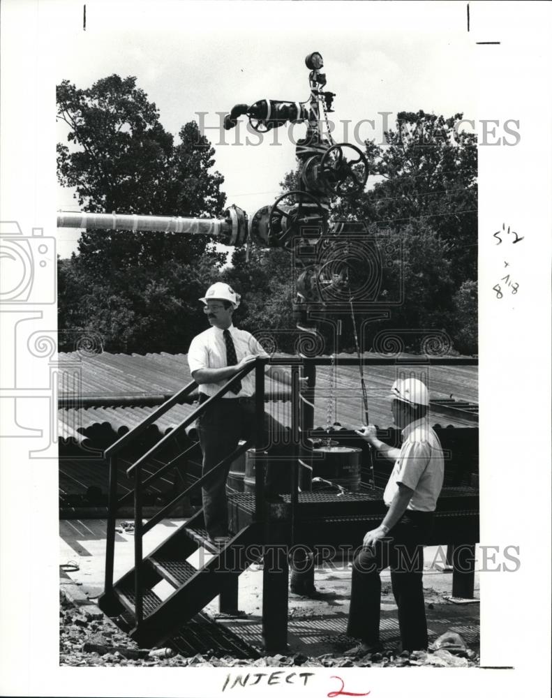 1991 Press Photo Ralph DeLeonardis, BP Chemical plant official - Historic Images