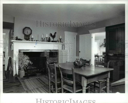 1988 Press Photo The Inn's kitchenette at Bradwyne Falls - Historic Images