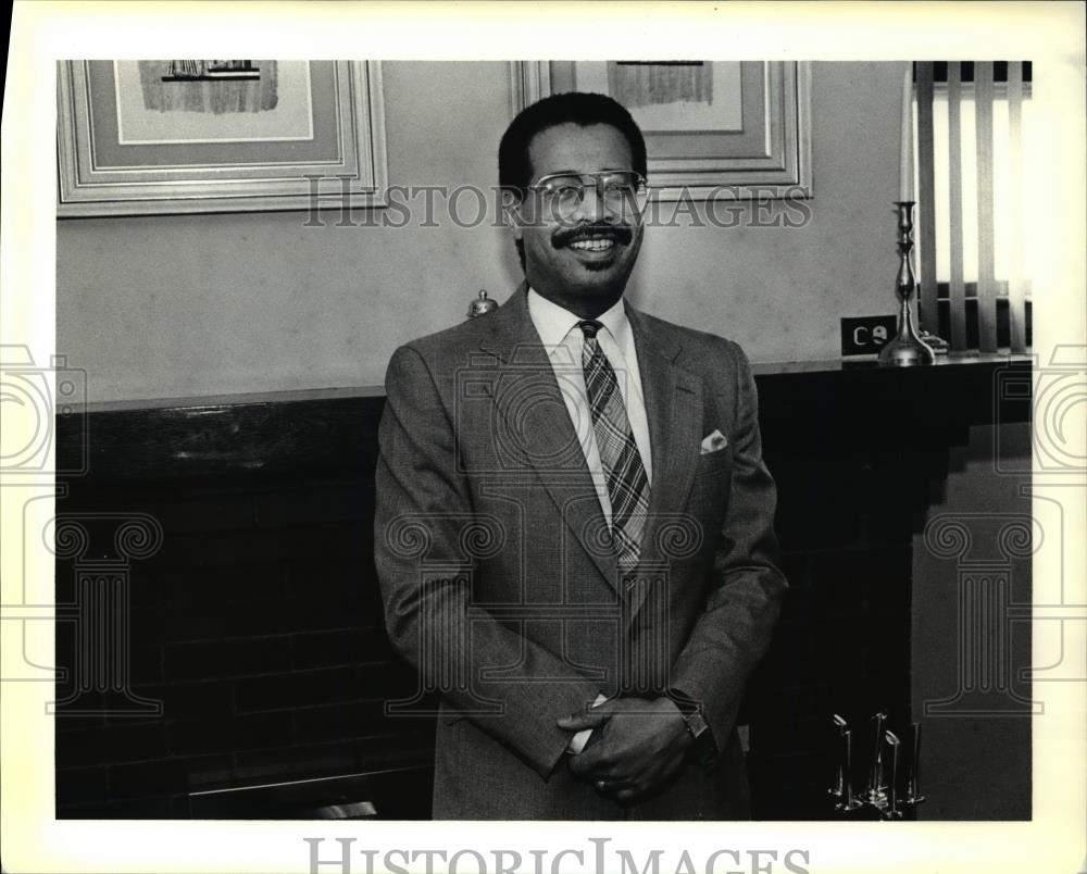 1990 Press Photo Michael Yates, candidate for ward 8 seat, Cleveland Council - Historic Images
