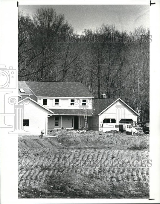 1988 Press Photo House Construction at Hanford Lane in Ethan's Green Development - Historic Images