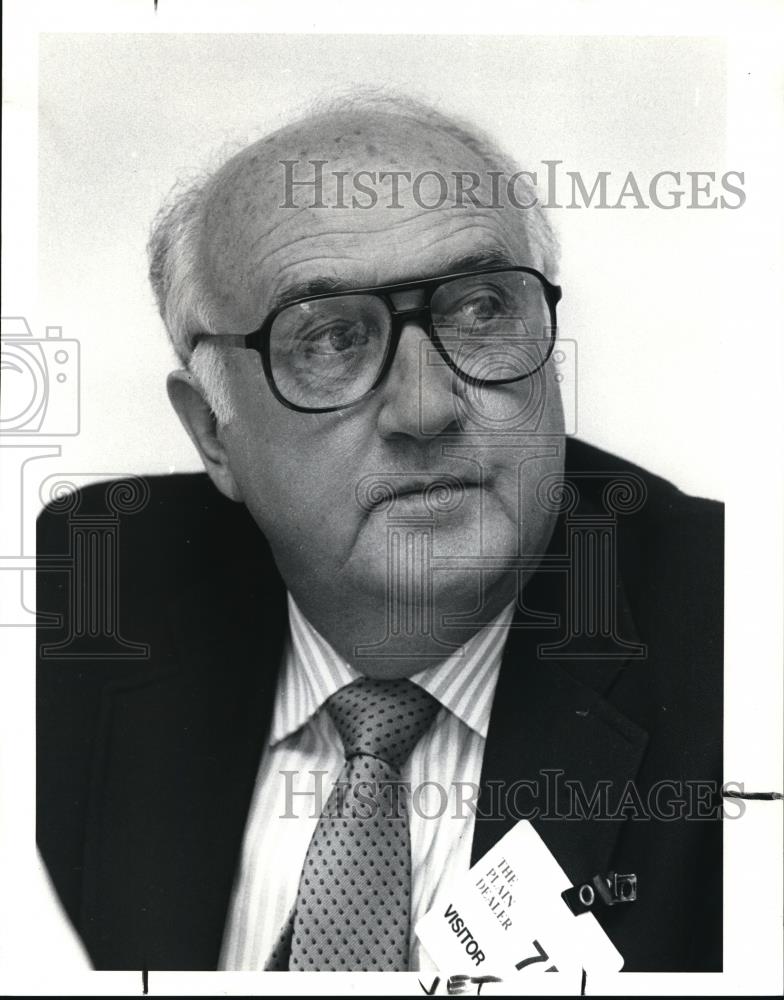 1990 Press Photo Veteran Frank D. Witt at Age 65 - Historic Images