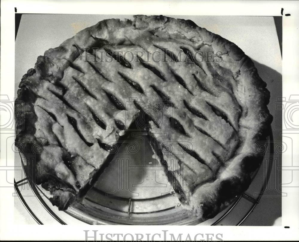 1987 Press Photo Zucchini pie - Historic Images