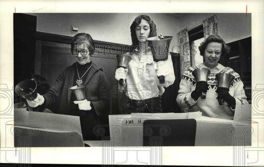 1980 Press Photo Jane Smith, Amy Hise and Sally Bryan bell ringers - Historic Images