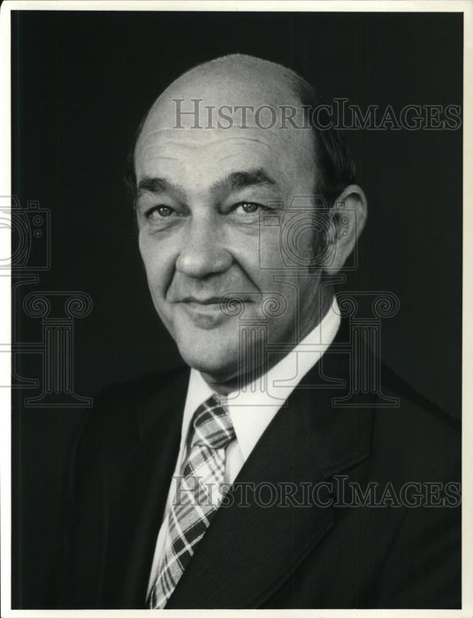 Undated Press Photo Ed Cervenak general manager of WEWS News - Historic Images