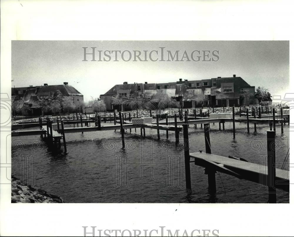 1990 Press Photo Condo at LeMarina in Port Clinton - Historic Images