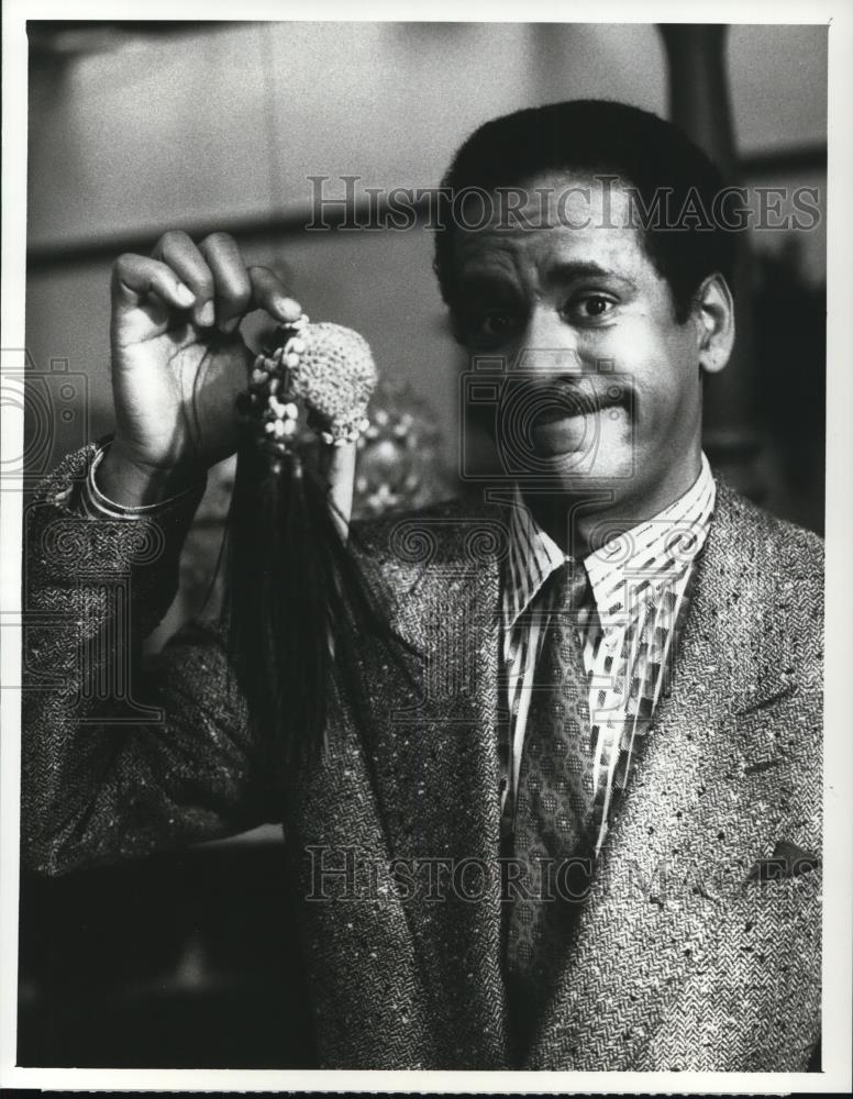 1987 Press Photo Tim Reid in Frank&#39;s Place - cvp44235 - Historic Images