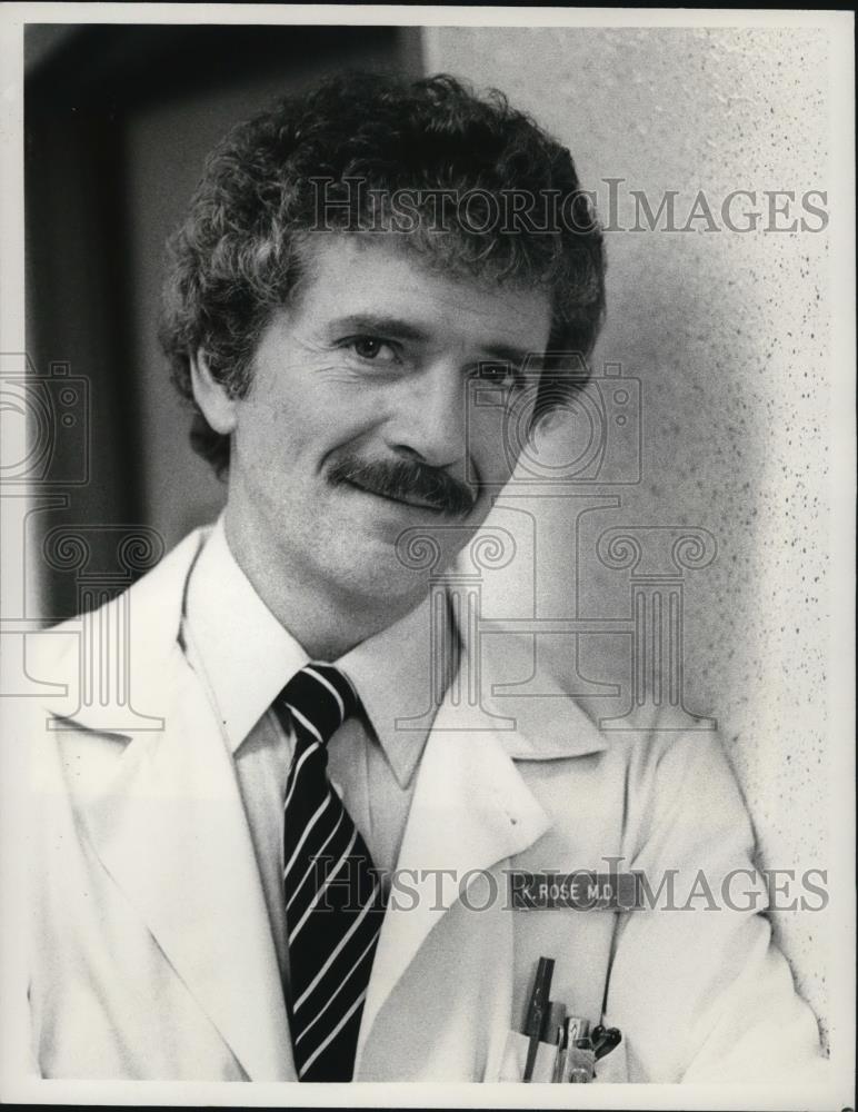 1981 Press Photo Robert Reed in Nurse - cvp48542 - Historic Images