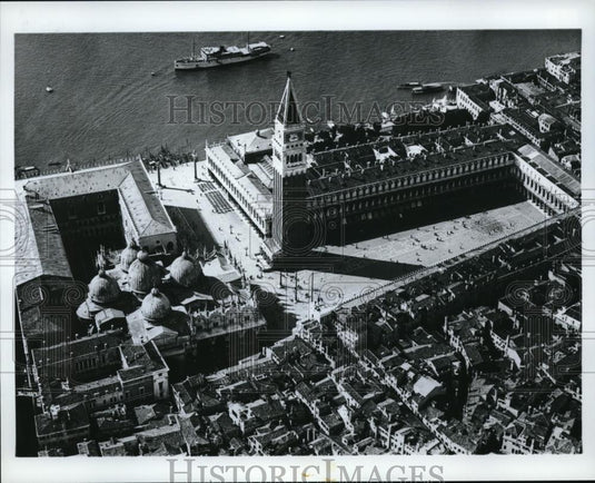 Press Photo Campanile above three sides of St Marks's Square in Venice, Italy - Historic Images