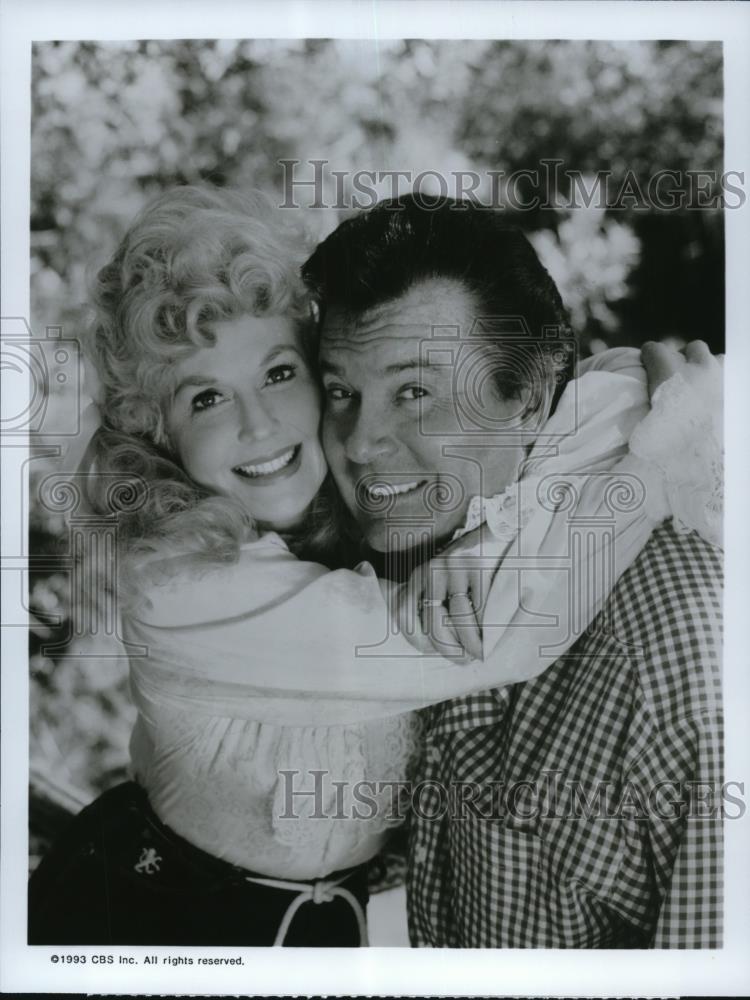 1993 Press Photo Donna Douglas and Max Bear in Legend of the Beverly Hillbillies - Historic Images