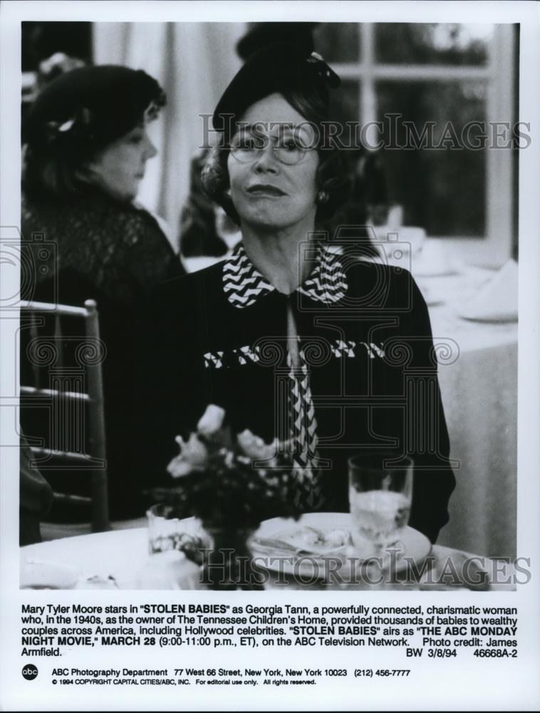 1994 Press Photo Mary Tyler Moore stars as Georgia Tann in Stolen Babies - Historic Images