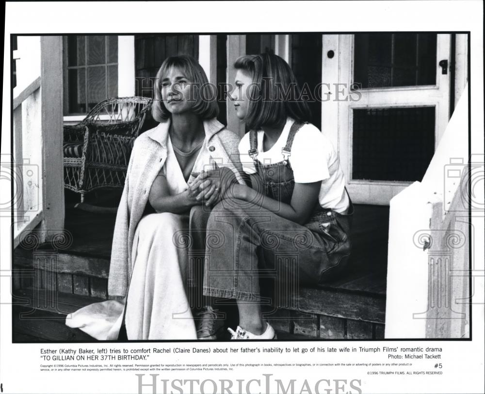 1996 Press Photo Kathy Baker, Claire Danes in To Gillian on Her 37th Birthday - Historic Images