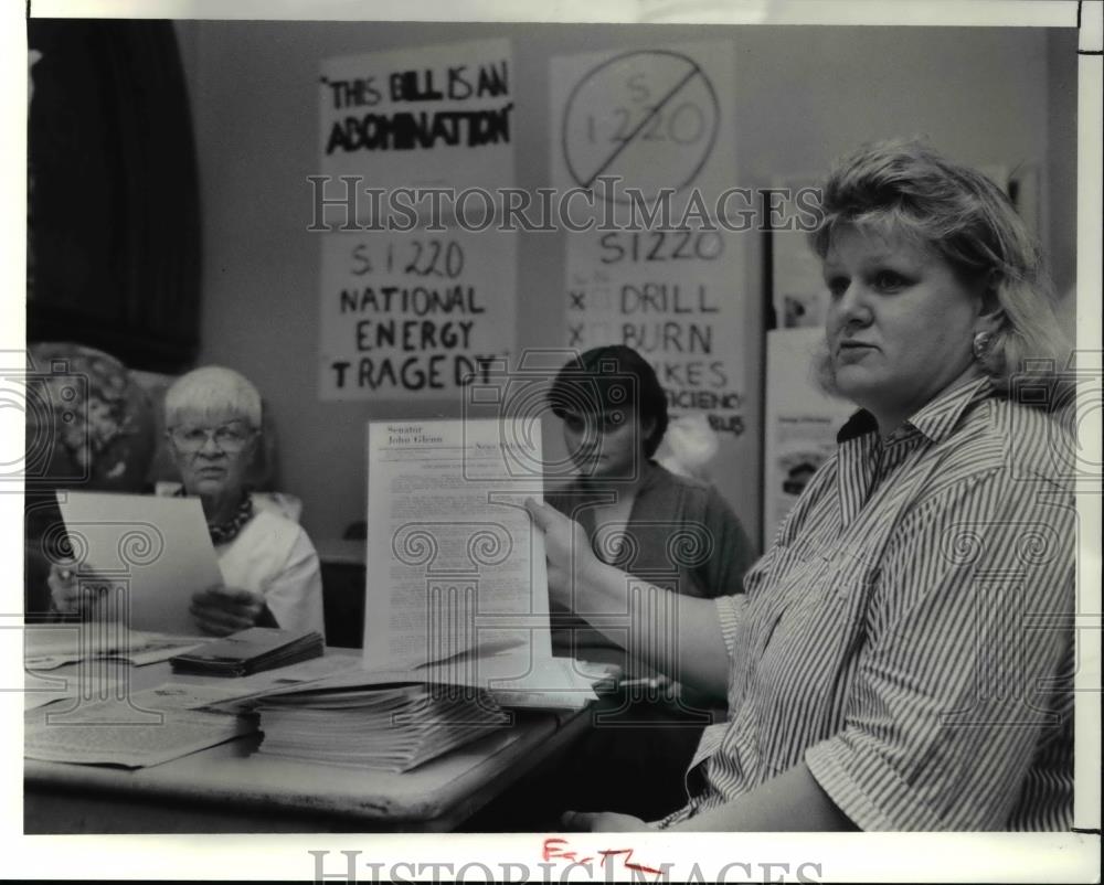 1991 Press Photo Betty Long, Sue Hiatt &amp; Chris Trepal at Earth day conference - Historic Images