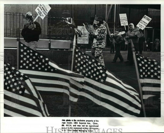 Press Photo American flag - Historic Images