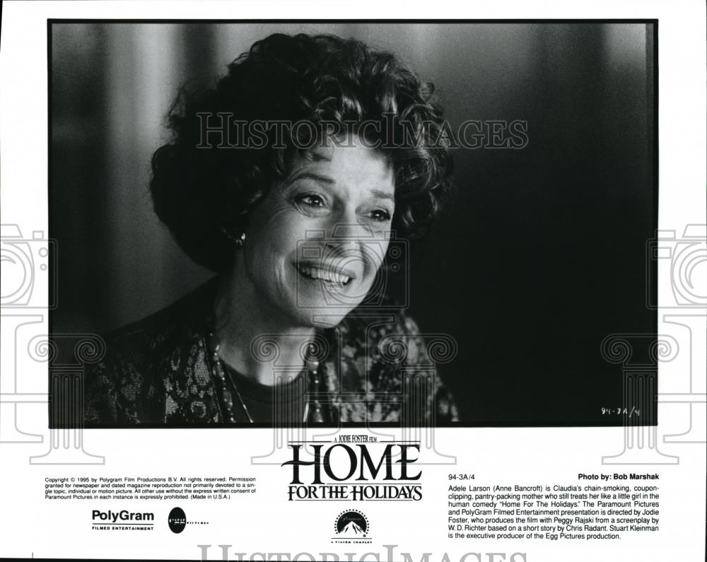 1995 Press Photo Anne Bancroft as Adele Larson in Home for the Holidays - Historic Images