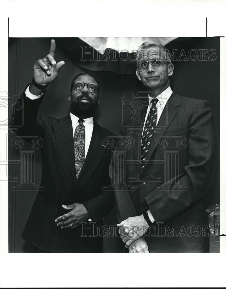 1991 Press Photo Mayor Michael White with Richard Marriott at the thanks giving - Historic Images