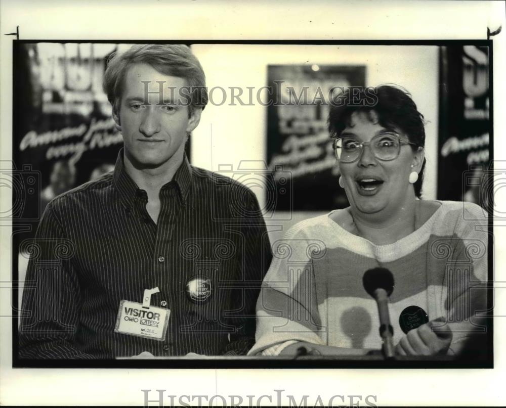 1987 Press Photo Lottery - Historic Images