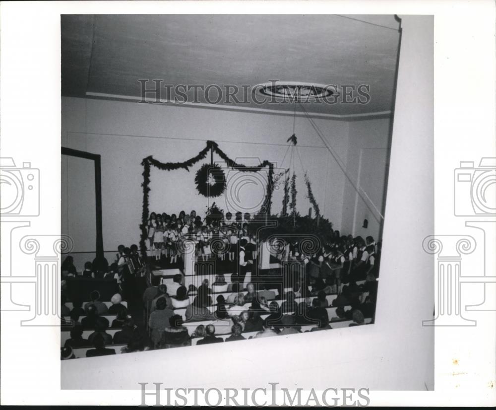 1980 Press Photo Hale Farm and Village Christmas Carols - Historic Images