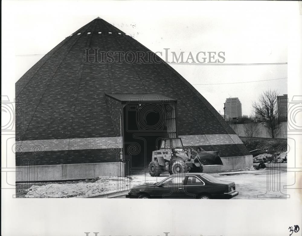 1986 Press Photo Neglected Waterfront getting attention back from Clevelanders - Historic Images