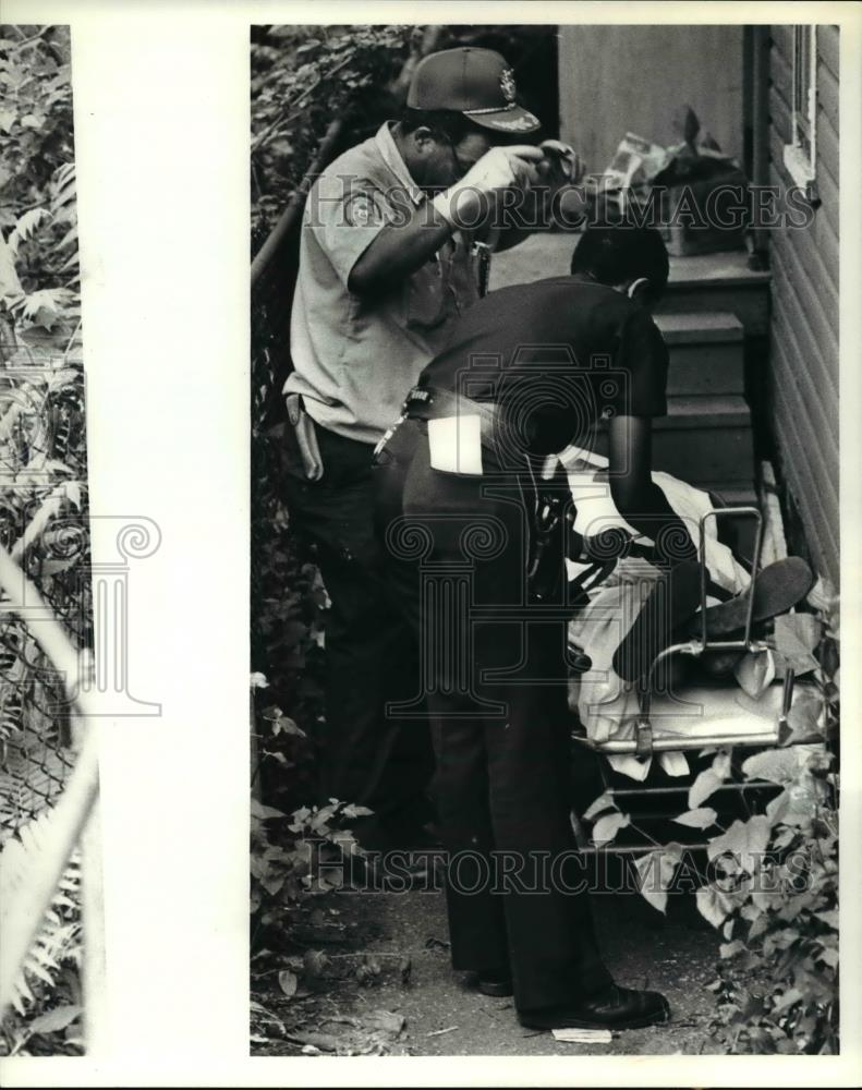 1981 Press Photo Homicide 9008 Folsom Ave, a black female about 30 to 35 yrs old - Historic Images