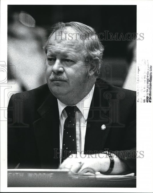 1989 Press Photo Highland Heights Police Chief, Keith Woodie - Historic Images