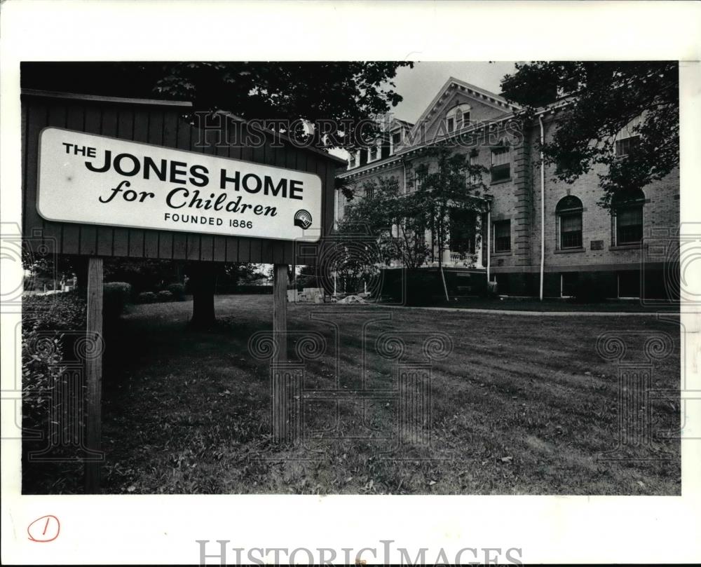 1990 Press Photo Jones Home for Children - Historic Images