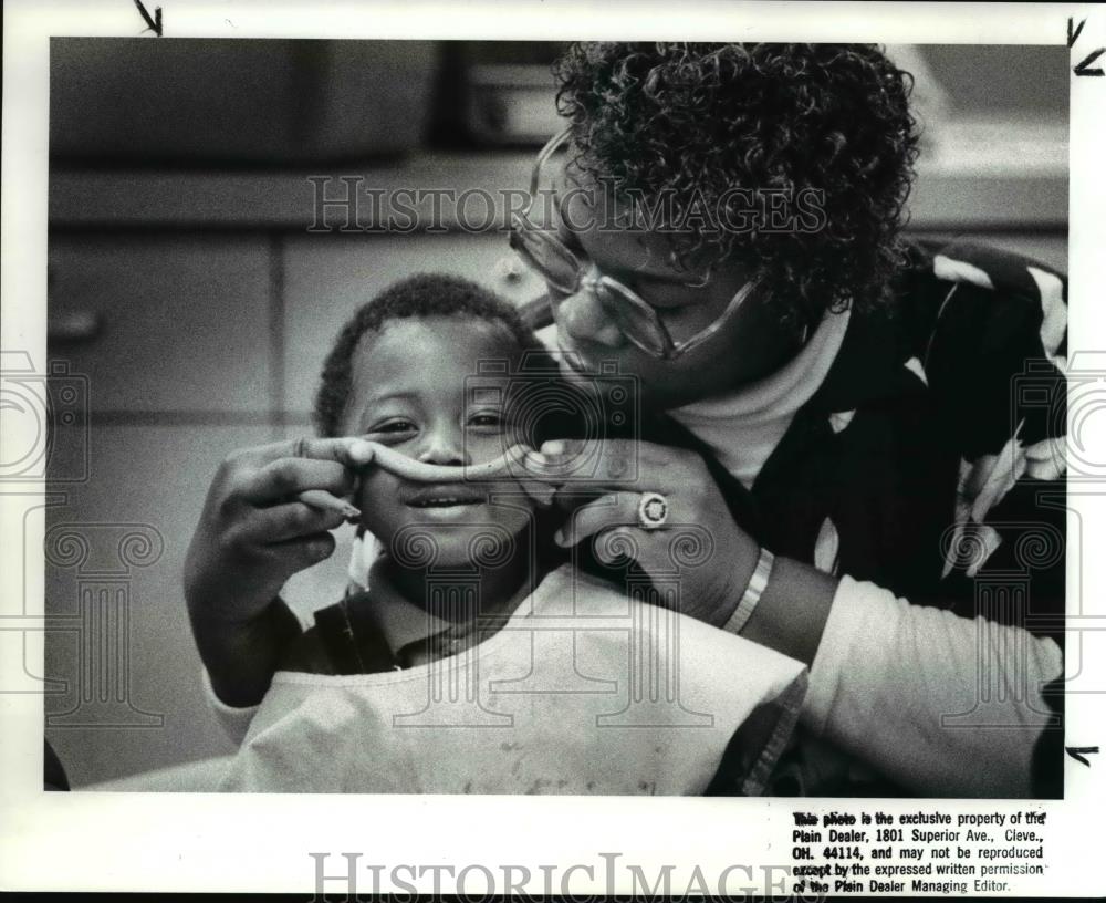 1988 Press Photo Branden Davis and Angela Davis at Headstart Program - Historic Images