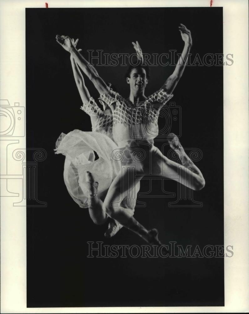 1980 Press Photo Bruce Falco and Liz Cennell in &quot;Celebrations&quot; - cva59732 - Historic Images