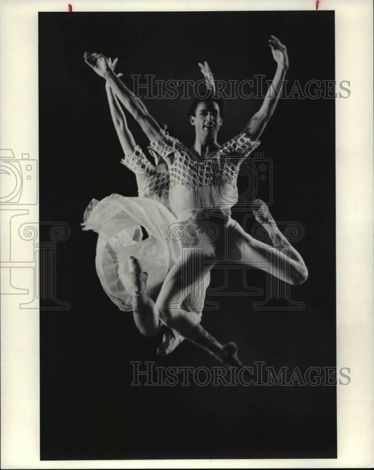 1980 Press Photo Bruce Falco and Liz Cennell in "Celebrations" - cva59732 - Historic Images