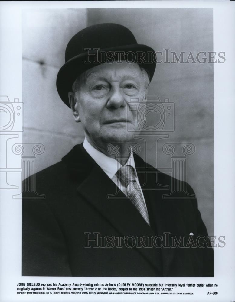 1988 Press Photo John Gielgud stars in Arthur 2 - cvp54076 - Historic Images