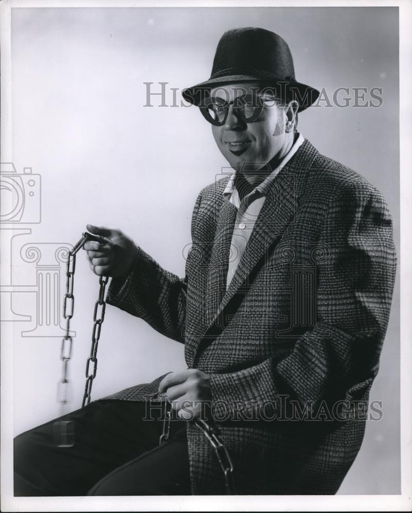 Press Photo Bill Randle as Swinging Sam - cvp72135 - Historic Images