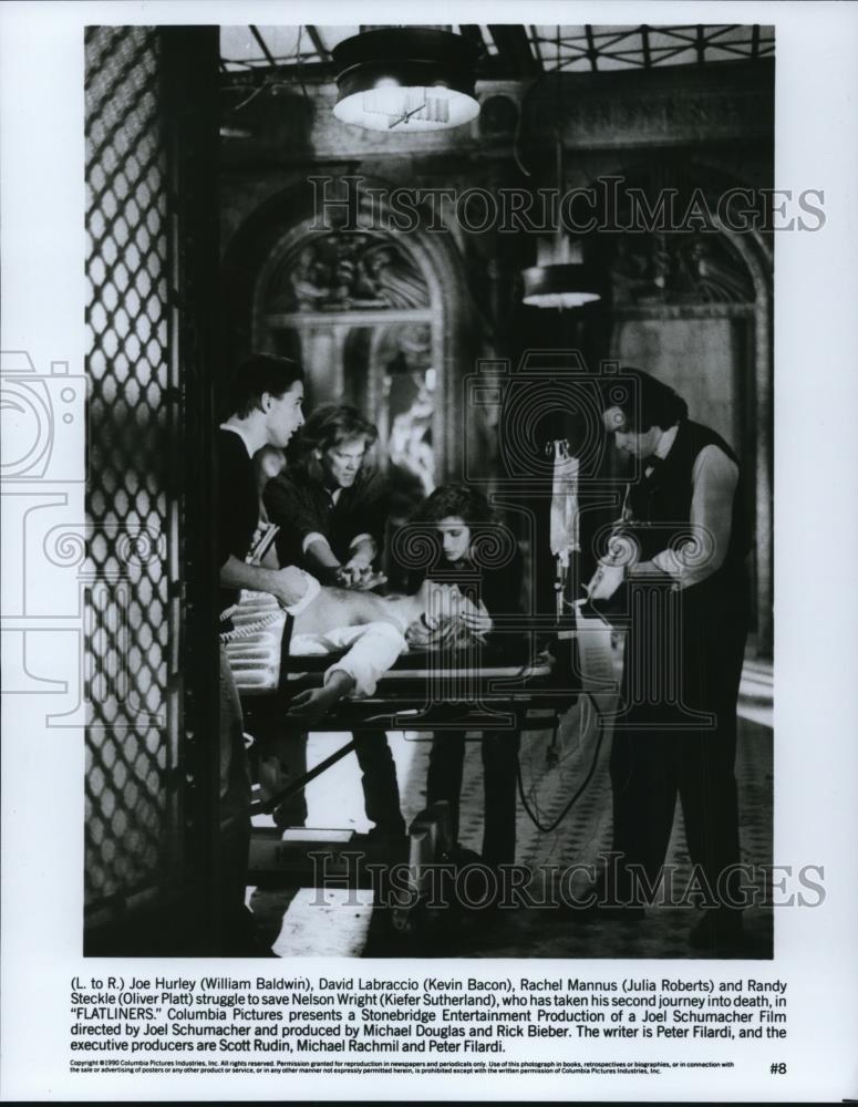 1990 Press Photo Julia Roberts, Oliver Platt &amp; Kiefer Sutherland in Flatliners - Historic Images